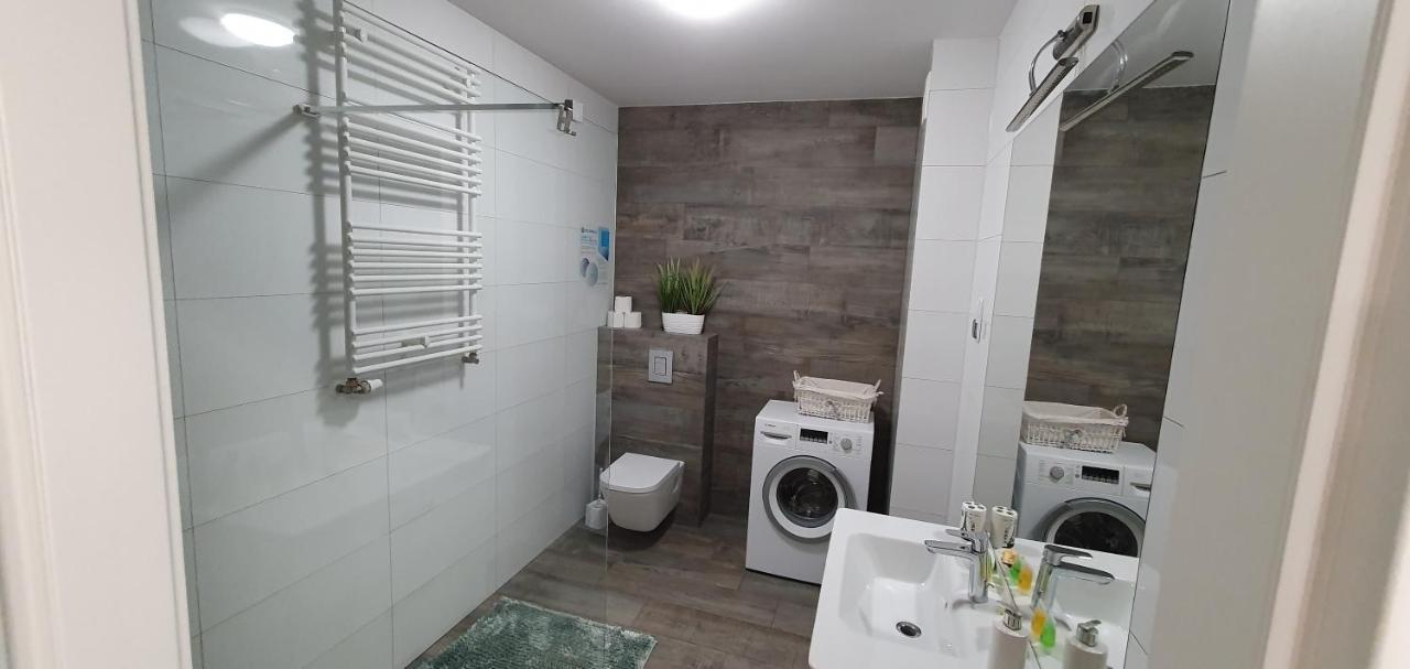 Apartamento Apartament Z Basenem Laura Polanki Park Kołobrzeg Exterior foto