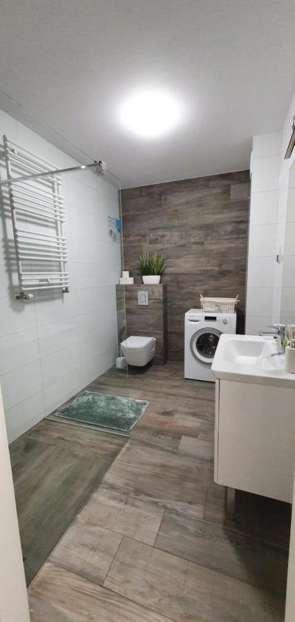 Apartamento Apartament Z Basenem Laura Polanki Park Kołobrzeg Exterior foto